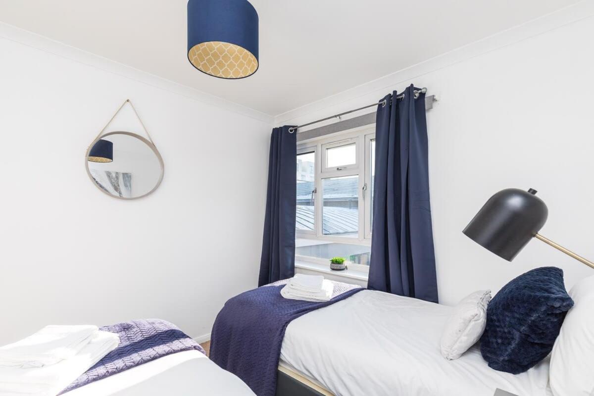 הוילה 19A The Broadwalk - Cozy 1Br In The Heart Of Crawley Near Gatwick Airport Great For Contractors And Flight Crew Students מראה חיצוני תמונה